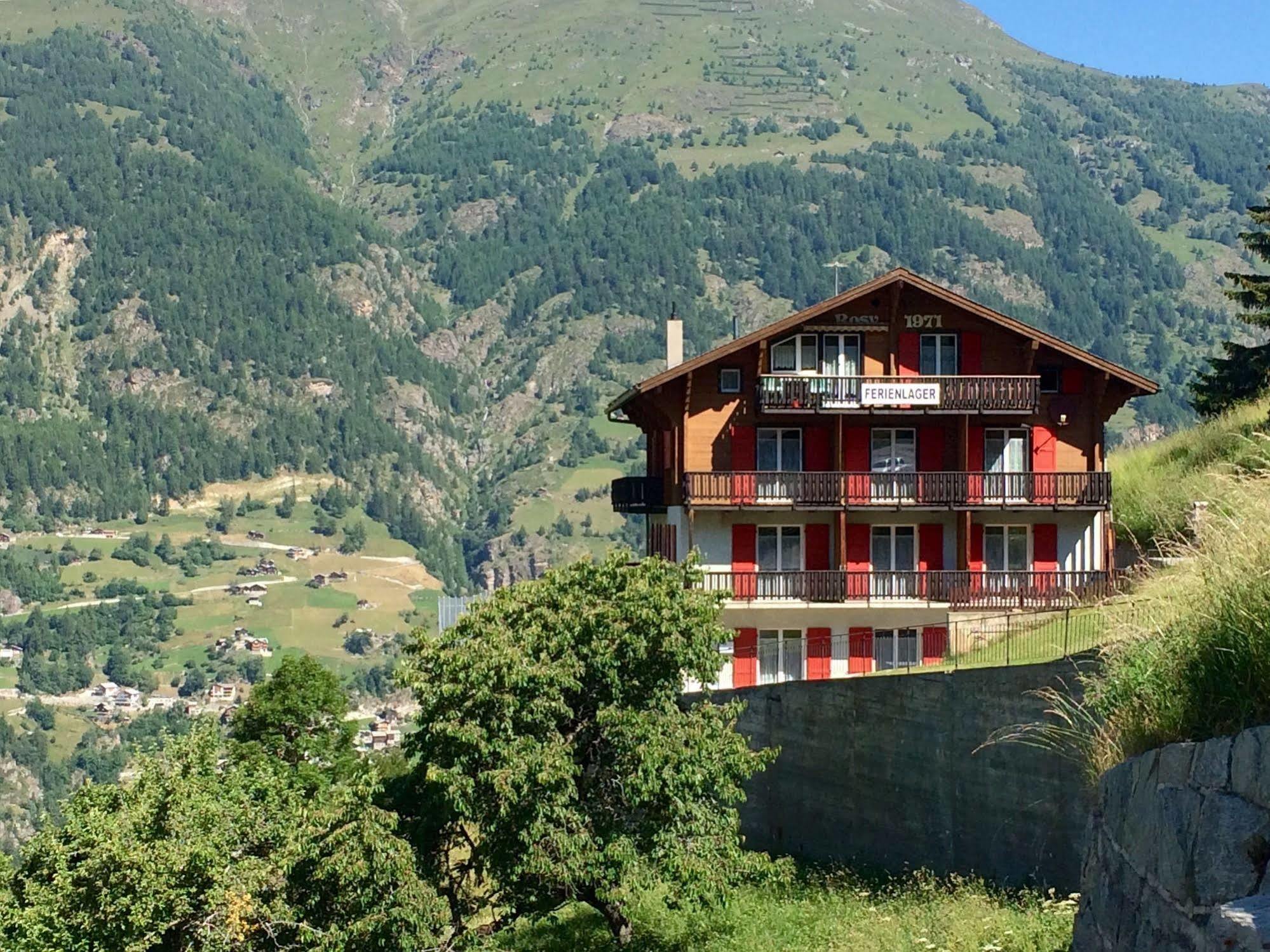 Gruppenhaus Rosy Hostel Grächen Εξωτερικό φωτογραφία